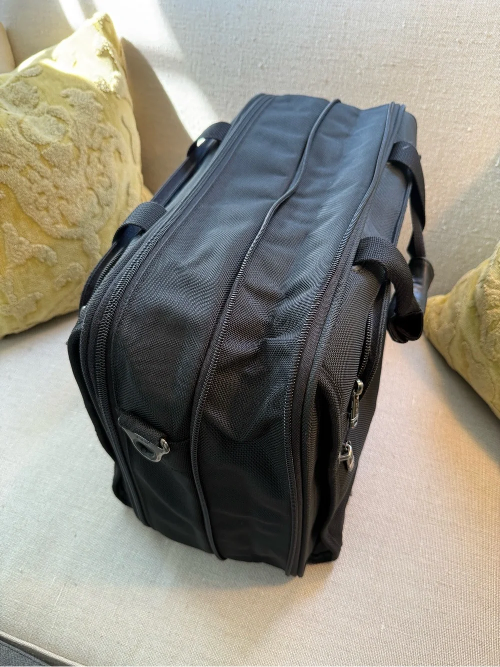 Black Men's Tumi Alpha expandable travel briefcase. Large.